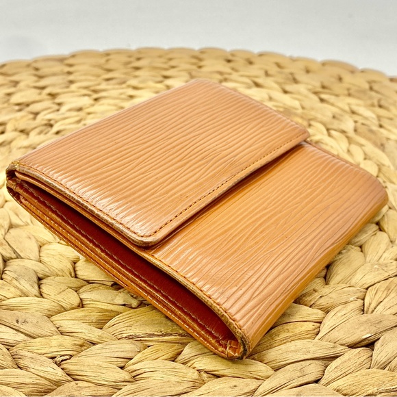 LOUIS VUITTON LOGO CARAMEL BROWN EPI LEATHER BIFOLD BRASS MONEY WALLET POUCH - Picture 2 of 11